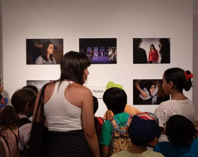 Jóvenes frente a la cámara