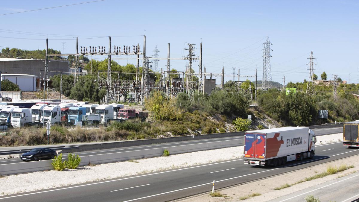 La subestación eléctrica ubicada en el polígono El Canari de l'Alcúdia de Crespins.