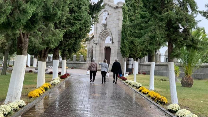 El cementerio de Pozoblanco continúa con el horario especial hasta este miércoles