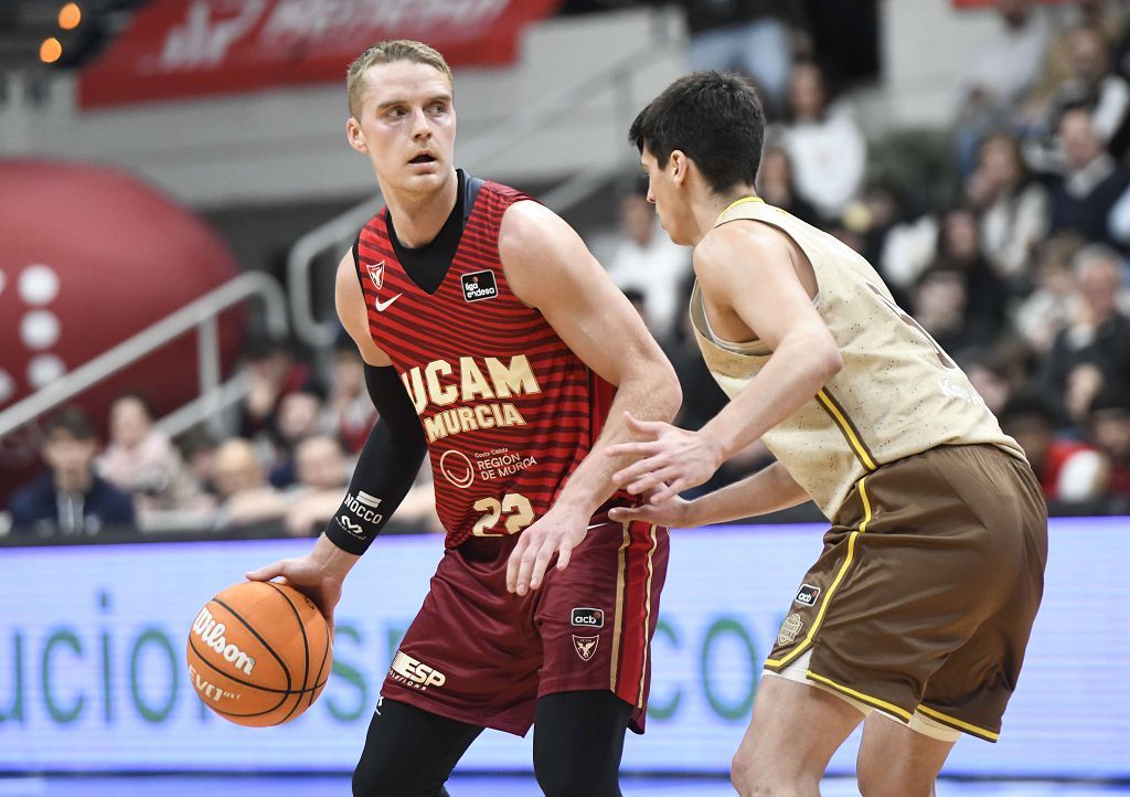 Todas las imágenes del partido del UCAM Murcia contra el Bàsquet Girona