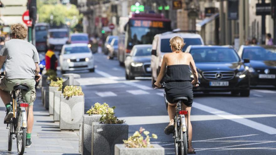 València pondrá coto a los grupos en las bicis de alquiler