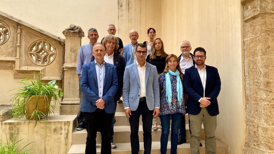 Miquel Company junto a los representantes del ecosistema científico en la reunión.