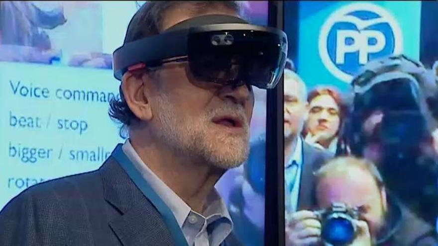 La mirada virtual de Rajoy en el XVIII Congreso nacional del PP