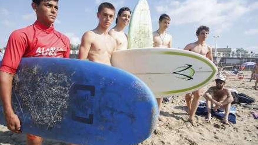 Clases de surf sin fronteras en Salinas