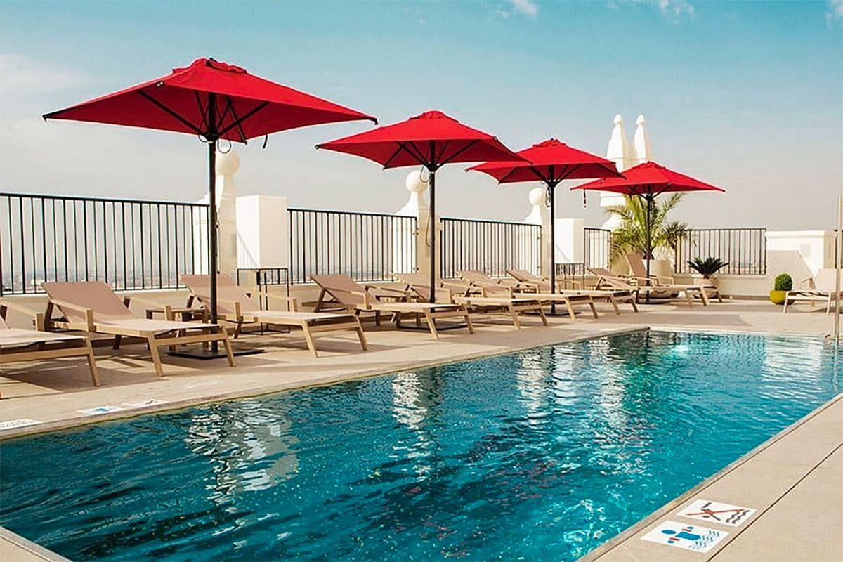 Piscina Hotel Riu Plaza Espa帽a
