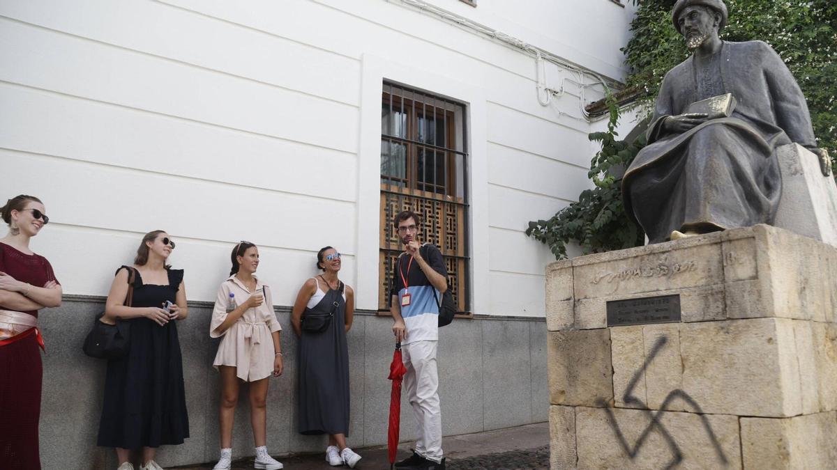 Vandalizan la estatua de Maimónides en Córdoba