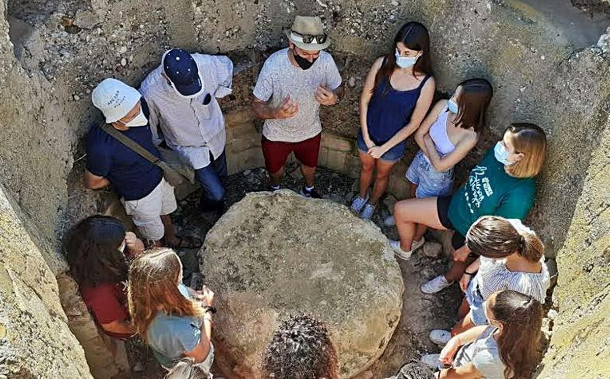Los jóvenes se convierten en guías por sus pueblos