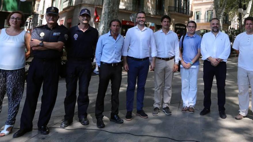 Representantes de Mallorcawifi, Cort, UIB y Autoritat Portuària presentaron ayer la red wifi.