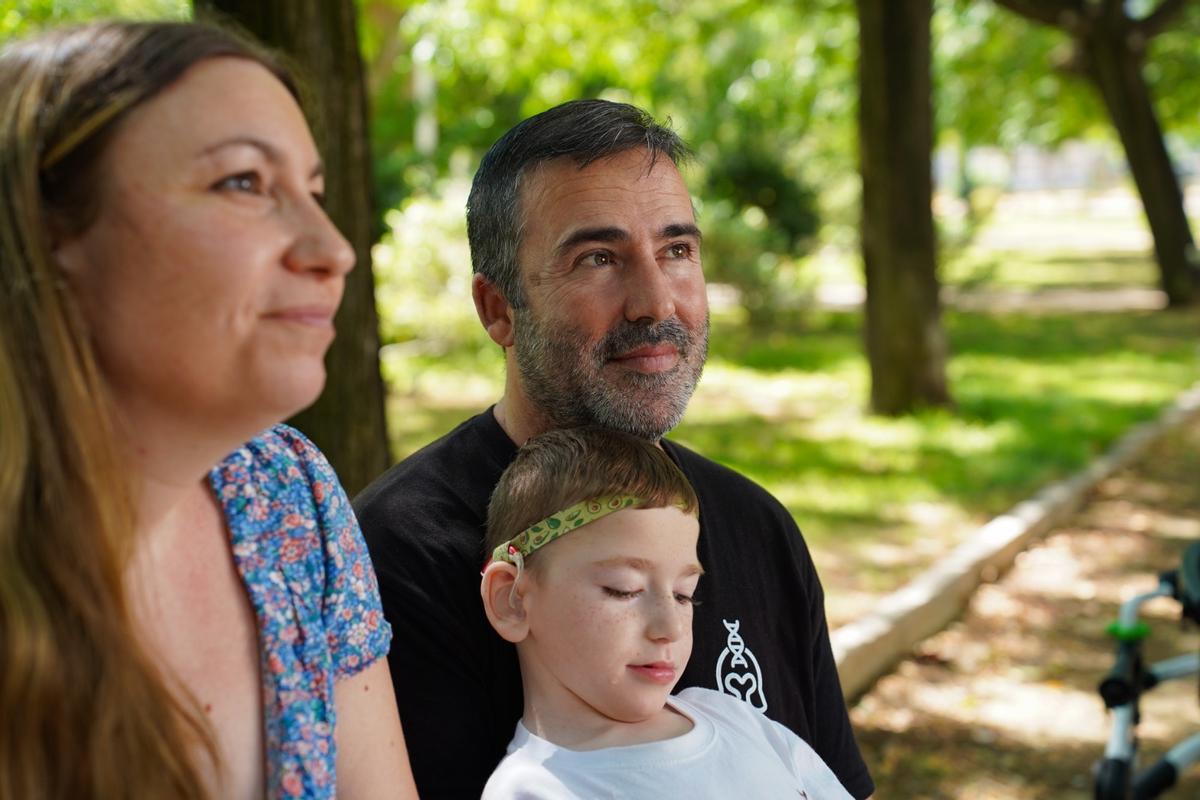 Jesús y Laura, padres de pequeño Álvaro.