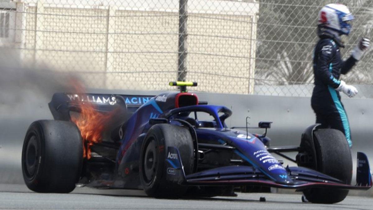 Latifi, junto al Williams en llamas