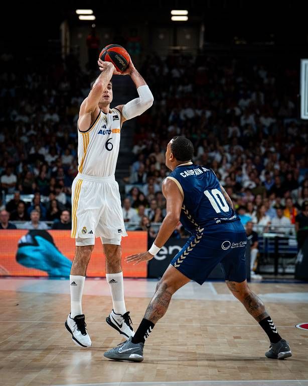 Las imágenes del Real Murcia-UCAM Murcia, primer partido de la final de la ACB