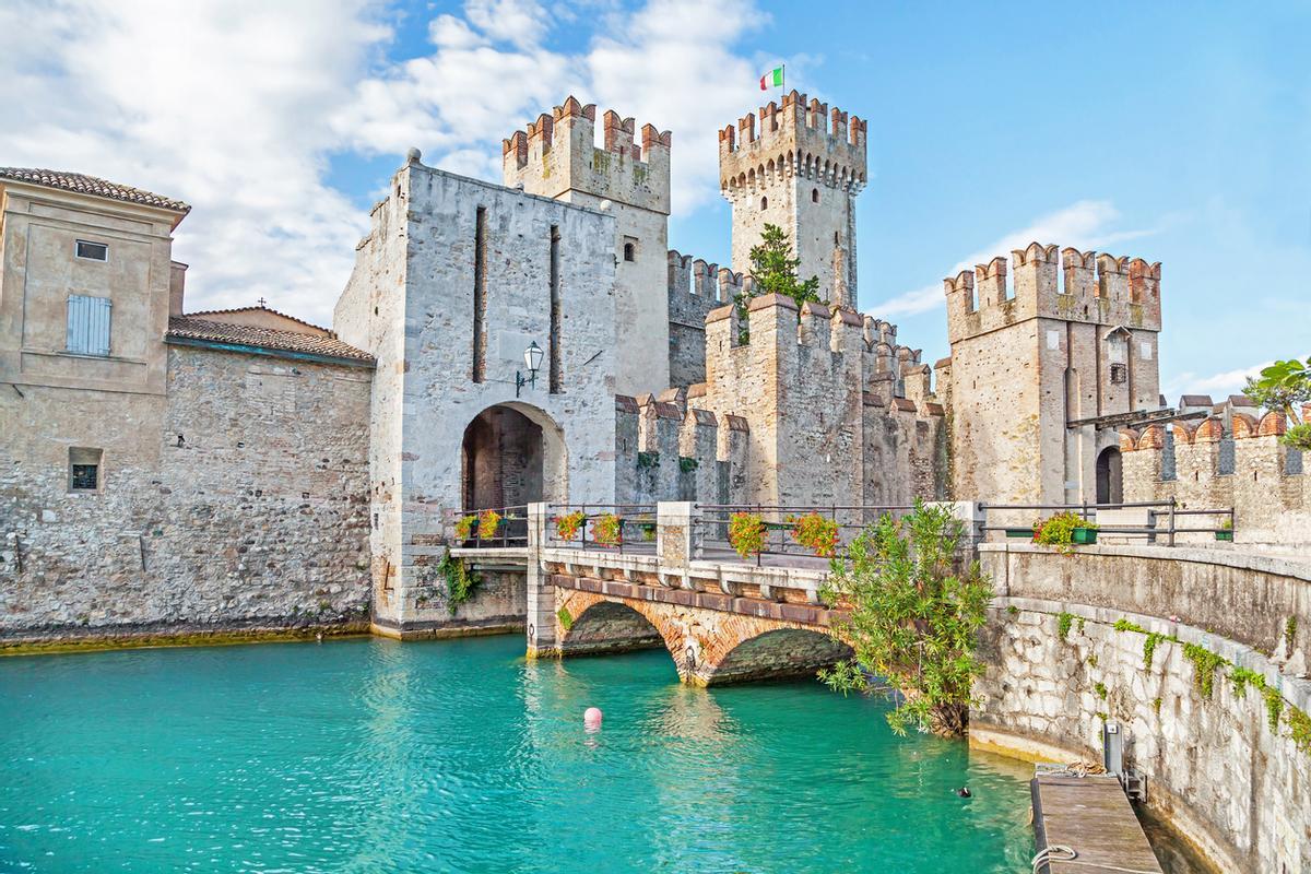 Castillo de Sirmione o castello Scaligero.