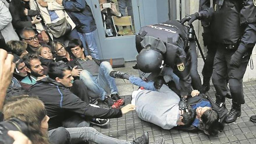 Un informe denuncia las cargas policiales del pasado 1-O