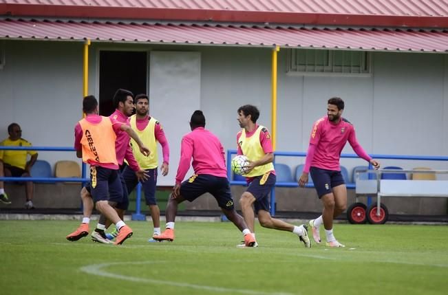 Entrenamiento UD LAS PALMAS en Barranco Seco ...