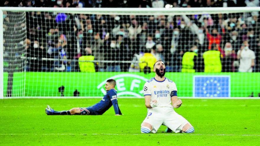 Benzema celebra la clasificación del Madrid para los cuartos de final. | Reuters