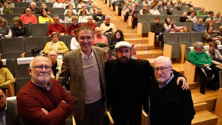 Javier Gancedo, Philippe Meyrand, Isaac Baizán y Manuel Vigil, ponentes en el acto, antes del comienzo del mismo.