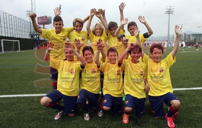 El benjamín del FC Barcelona campeón de liga