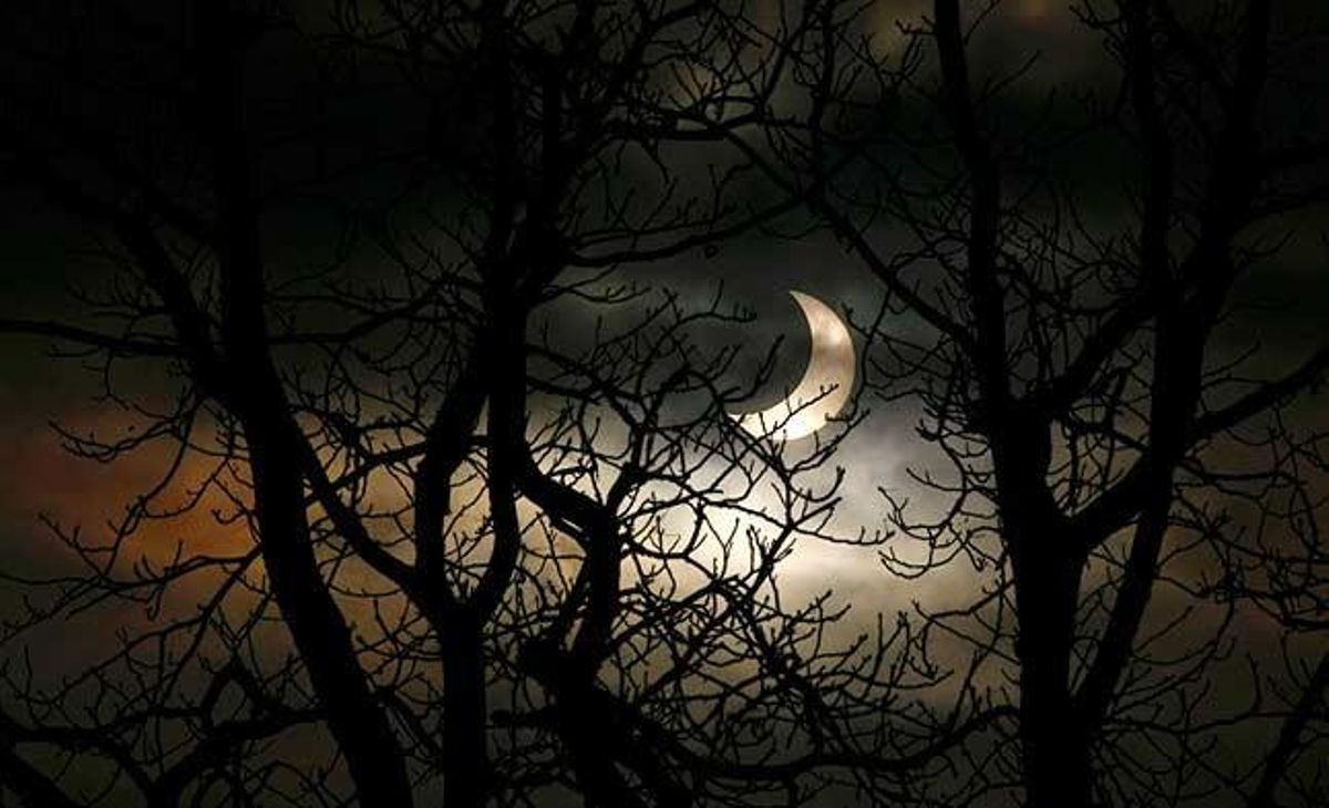 Vista de l’eclipsi solar parcial des de Varsòvia (Polònia)