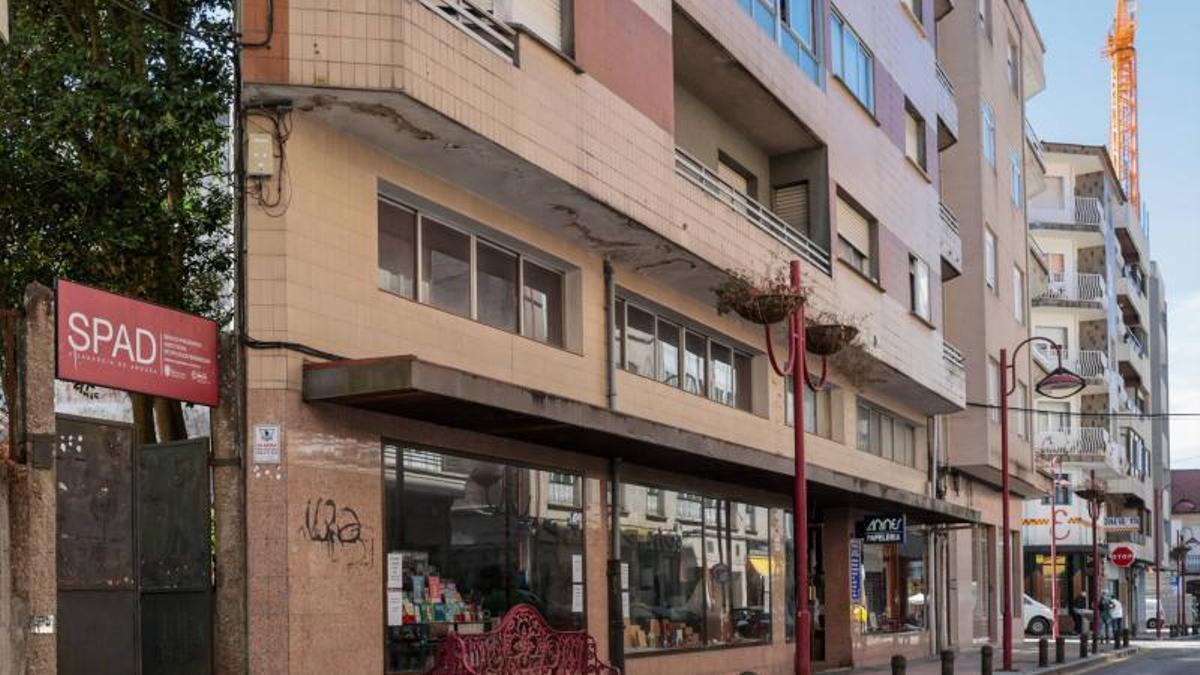 Puerta de acceso a la actual UAD, en la calle Gumersindo Nartallo.