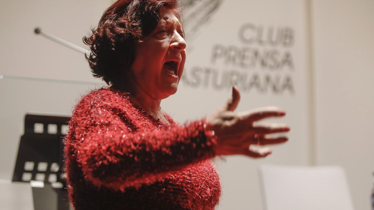 Mari Luz Cristóbal, en una actuación en el Club de Prensa.