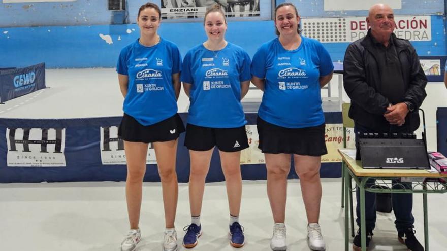 Lucía Graña, María Pena y María Calvo, del Cinania.