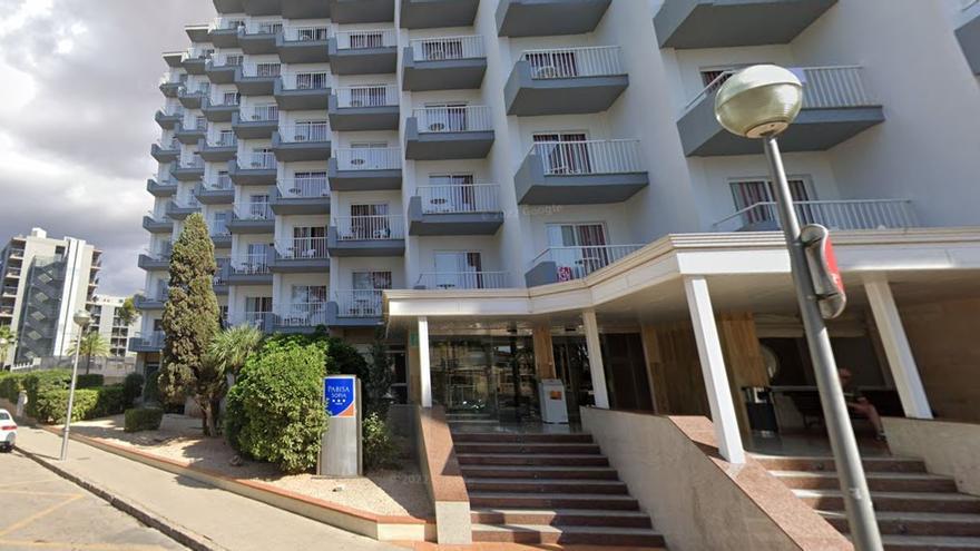 Un joven, grave tras caer desde el sexto piso de un hotel de Palma