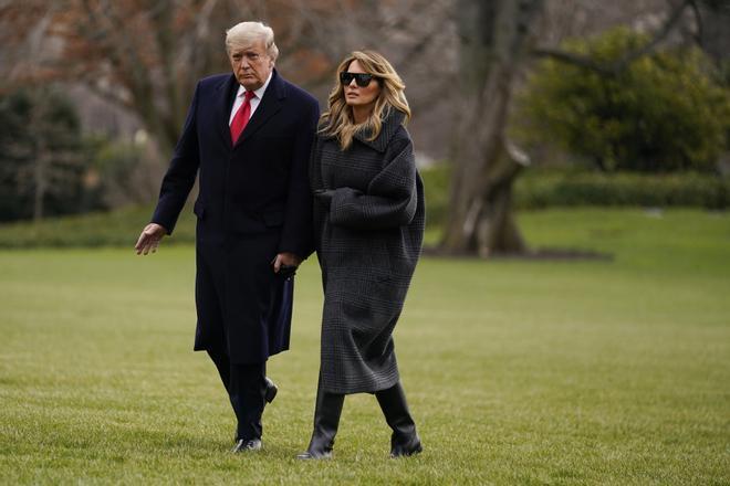 Melania y Donald Trump, llegando a la Casa Blanca.