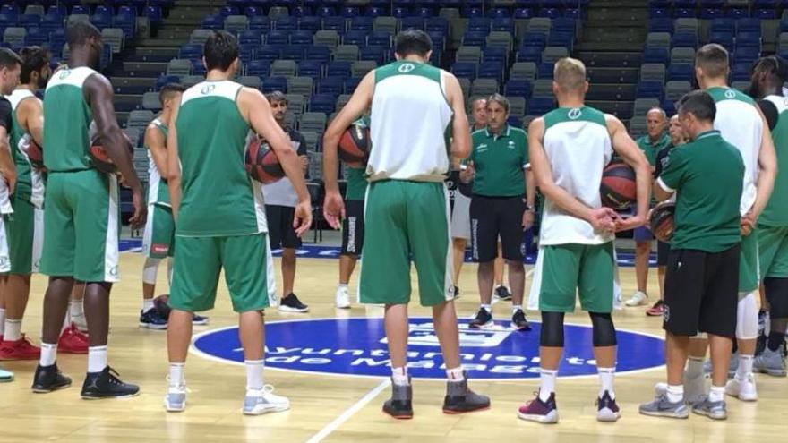 La plantilla del Unicaja, con Casimiro.