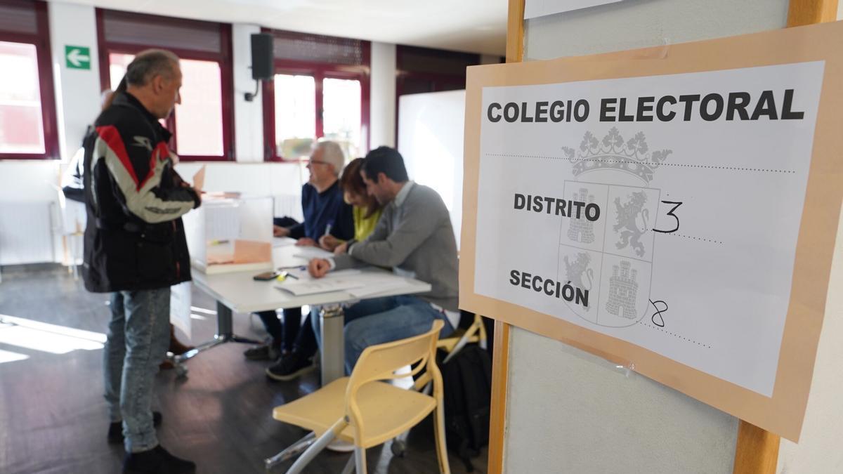Más de dos millones de ciudadanos llamados a las urnas este domingo en Castilla y León