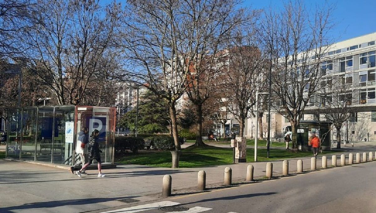 Paso de peatones a la plaza de Europa, en Gijón.