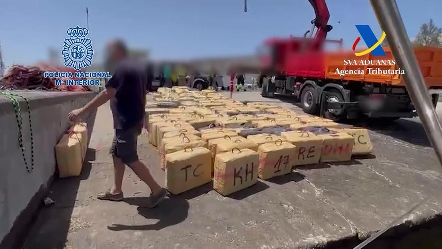 Interceptan en Canarias seis toneladas de hachís en una embarcación de una red internacional