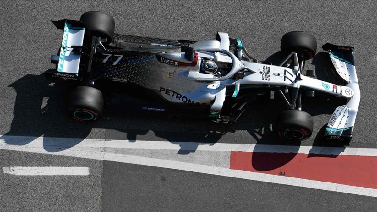 Bottas ha 'volado' en el Circuit al volante del Mercedes W11