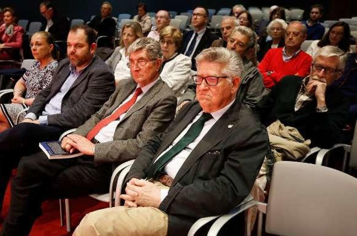 El público; en primera fila, Juan López-Arranz.
