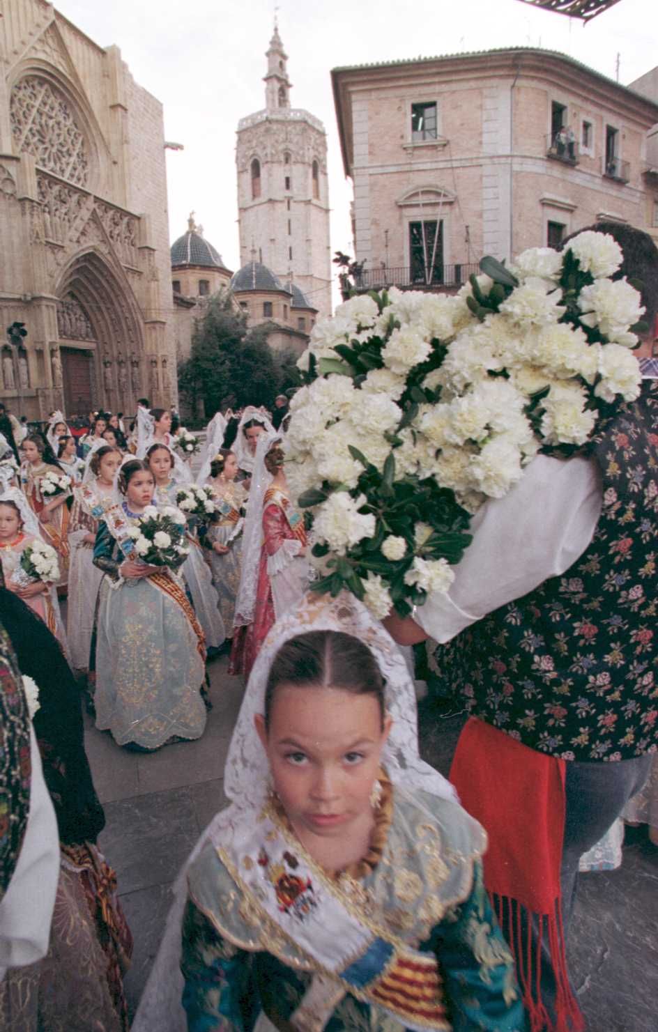 Ofrendas de las Fallas de fin de siglo. Si tienes 20-30 años, quizá estás aquí