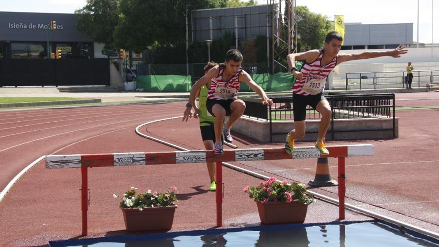 Mínimas de Carla Jaume, Ariana Robles, Paula Lorenzo y Mark Roper en los Regionales sub-16 y sub-18