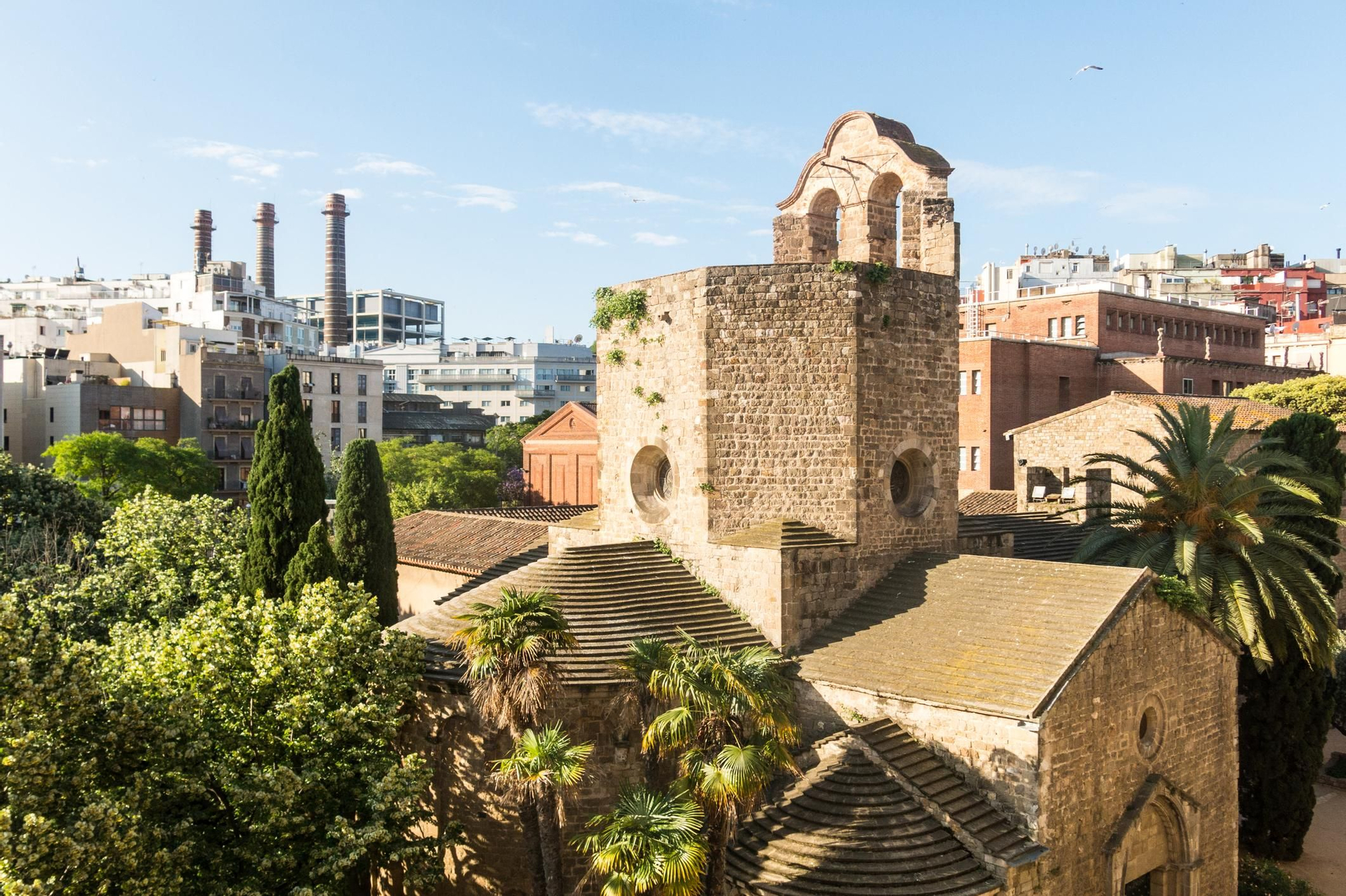 La iglesia más antigua de Barcelona es un antiguo monasterio románico escondido en El Raval