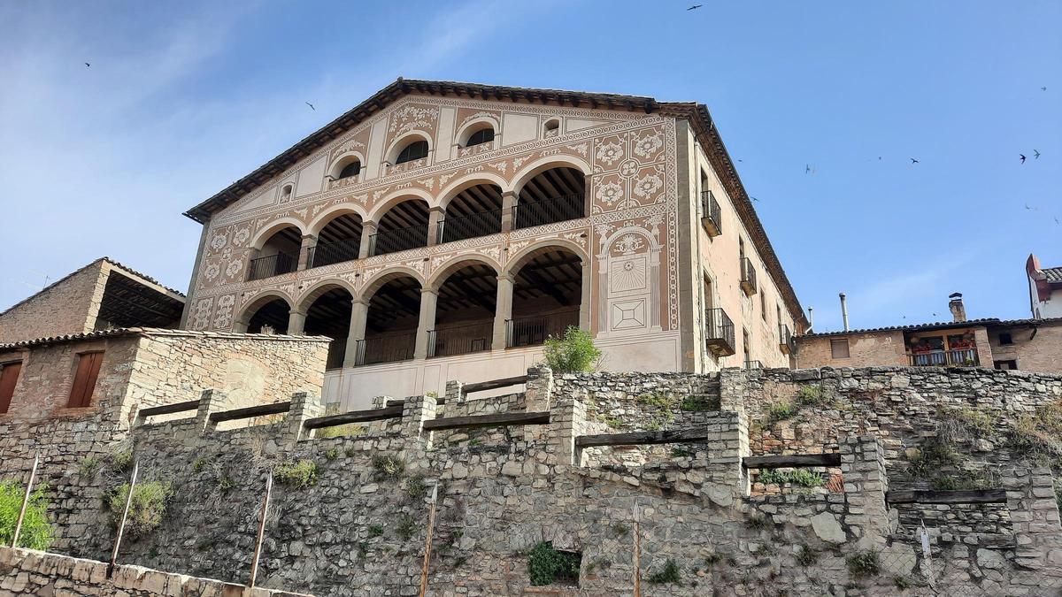 Façana de la masia Cal Verdaguer d'Avinyó