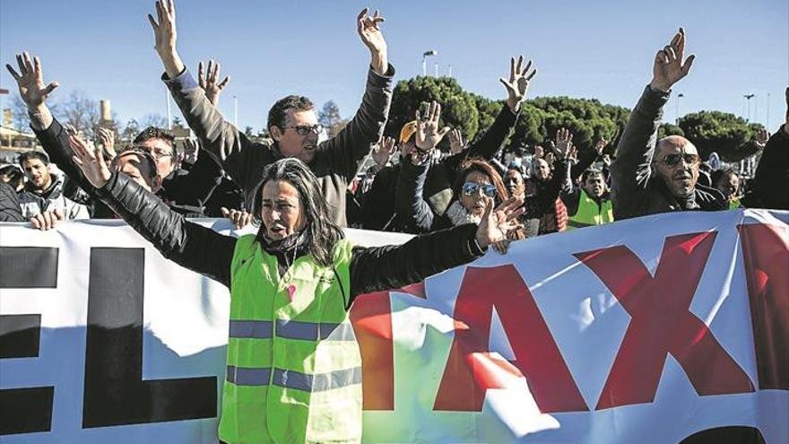 El taxi de Madrid rechaza la oferta de Carmena y Garrido