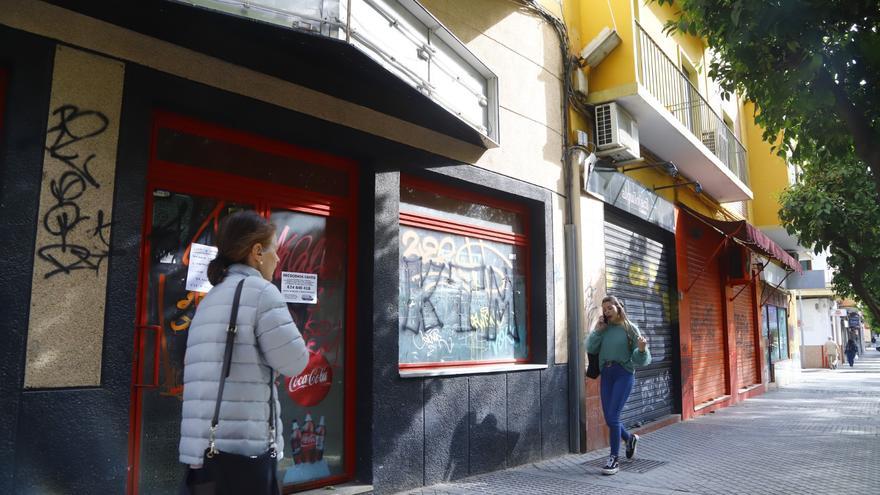 El Ayuntamiento plantea ofrecer bajos de protección oficial al comercio en Córdoba