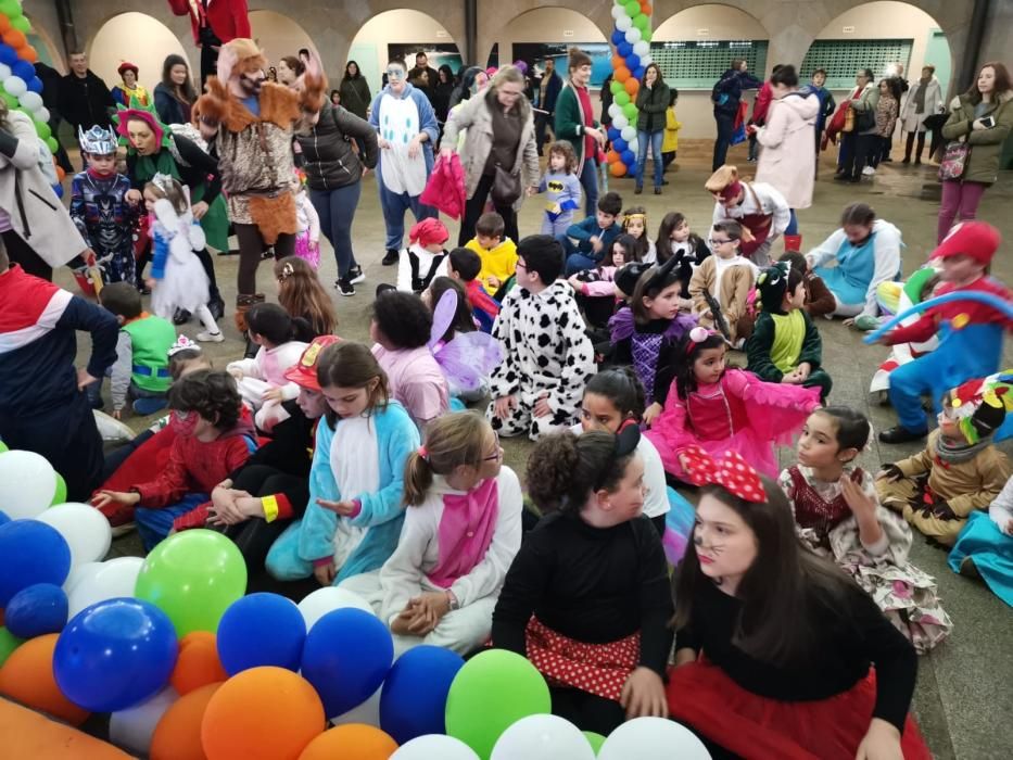 Carnaval en Galicia 2019 | Marín celebra su entroido infantil