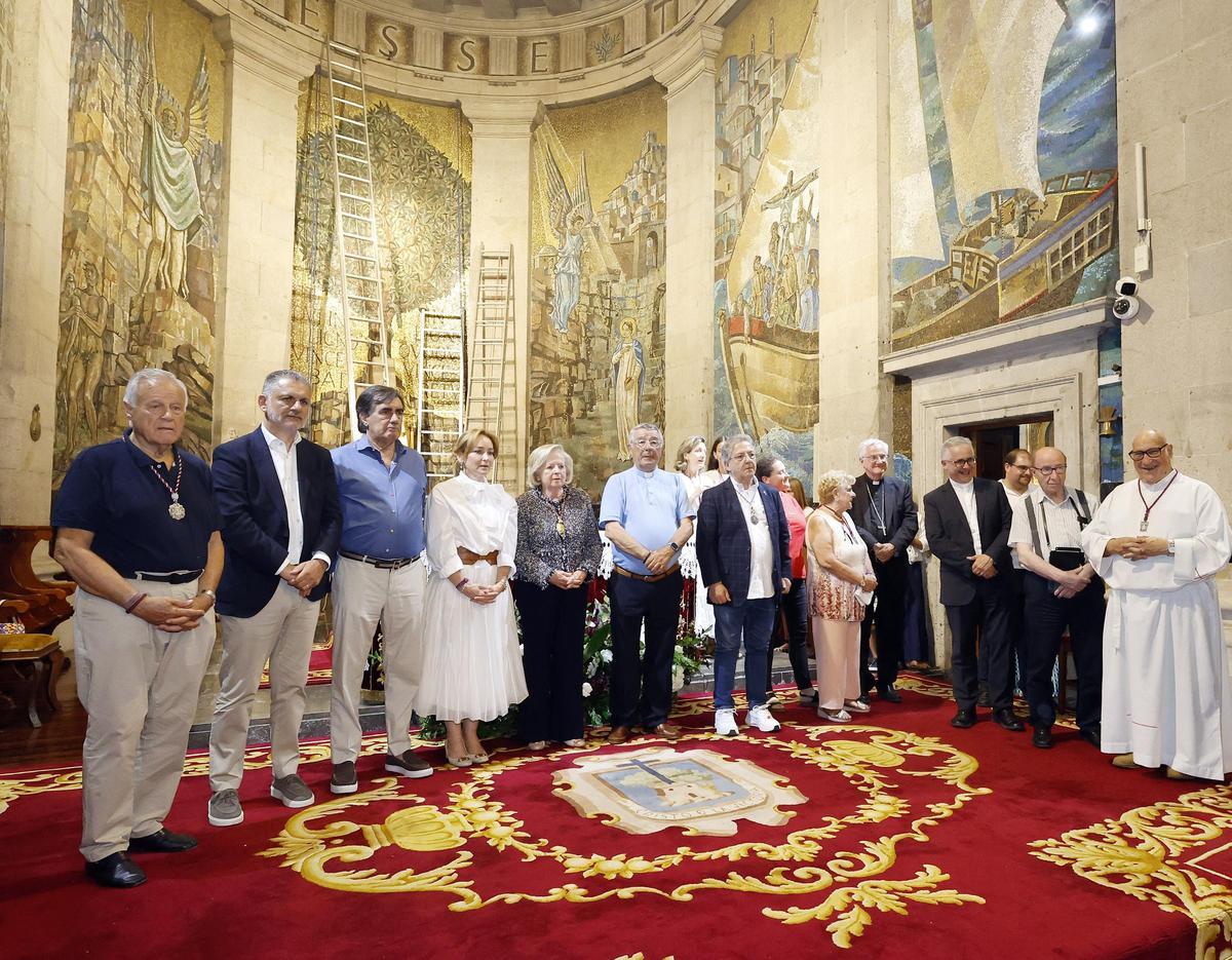 Emotivo descendimiento del Cristo de la Victoria