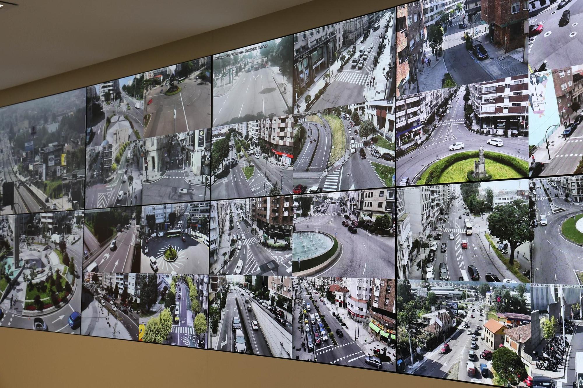 Visita a la sala de gestión de Movilidad del Concello de Vigo