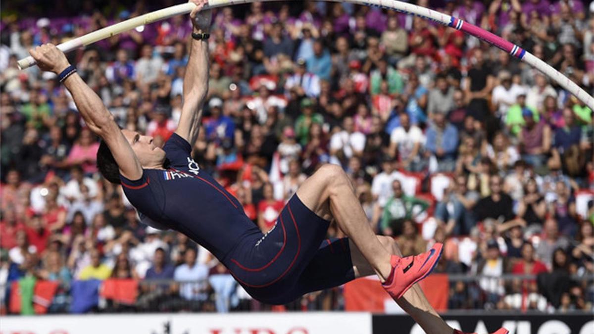 Lavillenie, sin rival en el salto con pértiga, se convierte en campeón de Europa