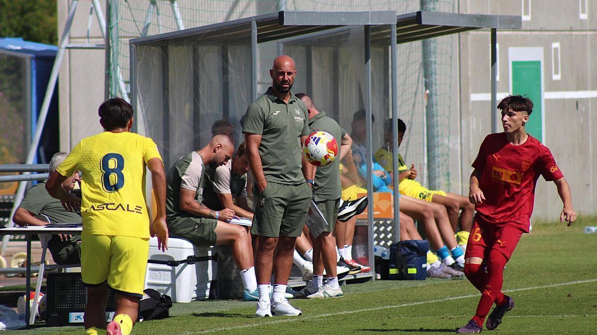 Pepe Reina, entrenador del juvenil A del Villarreal que busca el paso a los cuartos.