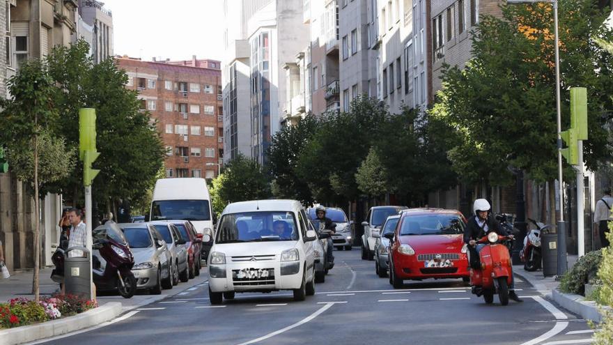 Cruce de López Mora y Camelias, por donde caminaban los jóvenes // R. Grobas