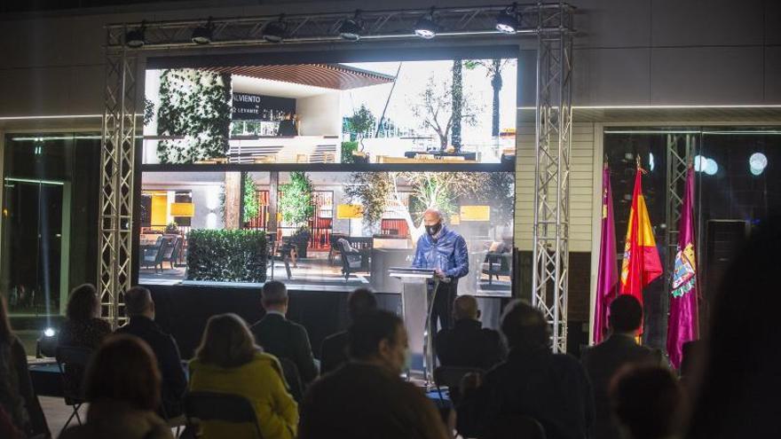 Alfonso Torres en la presentación del proyecto Plaza Mayor. | IVÁN URQUÍZAR