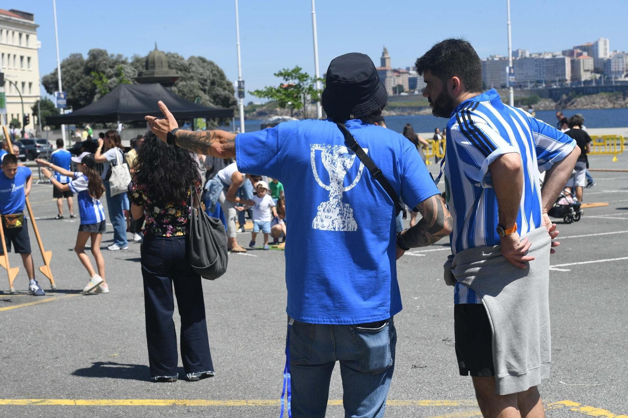 Fiesta blanquiazul en Riazor por el 25ª aniversario de la Liga del Dépor