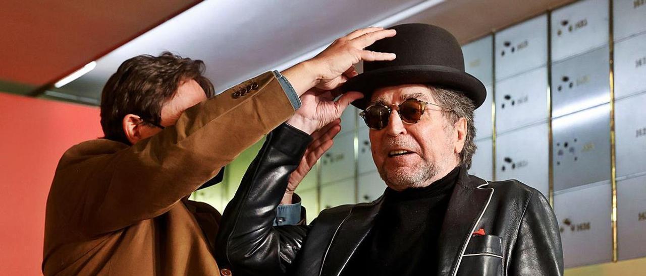 Joaquín Sabina: «No pienso volver a los escenarios mientras la gente esté  con mascarilla» - Información