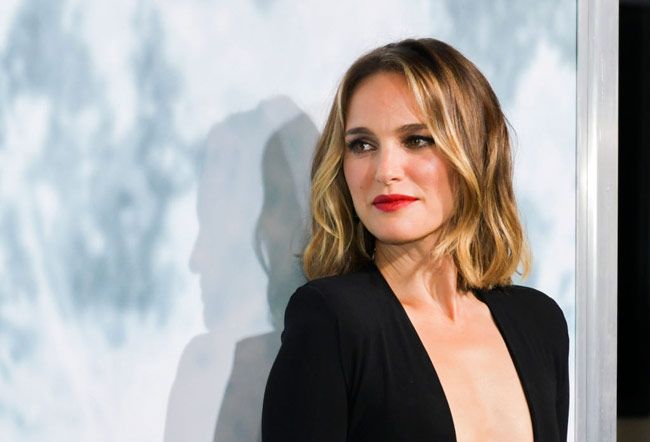 El look de Natalie Portman con maquillaje de Dior en la premiere de 'Lucy in the Sky'