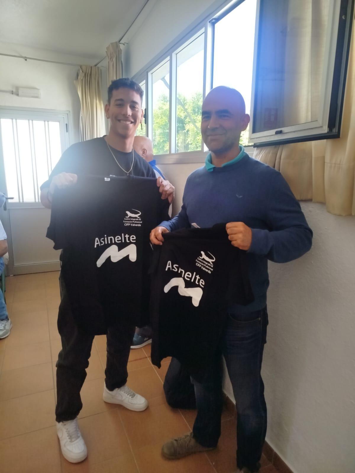 El alumno del CIFP de Valverde con su tutor docente